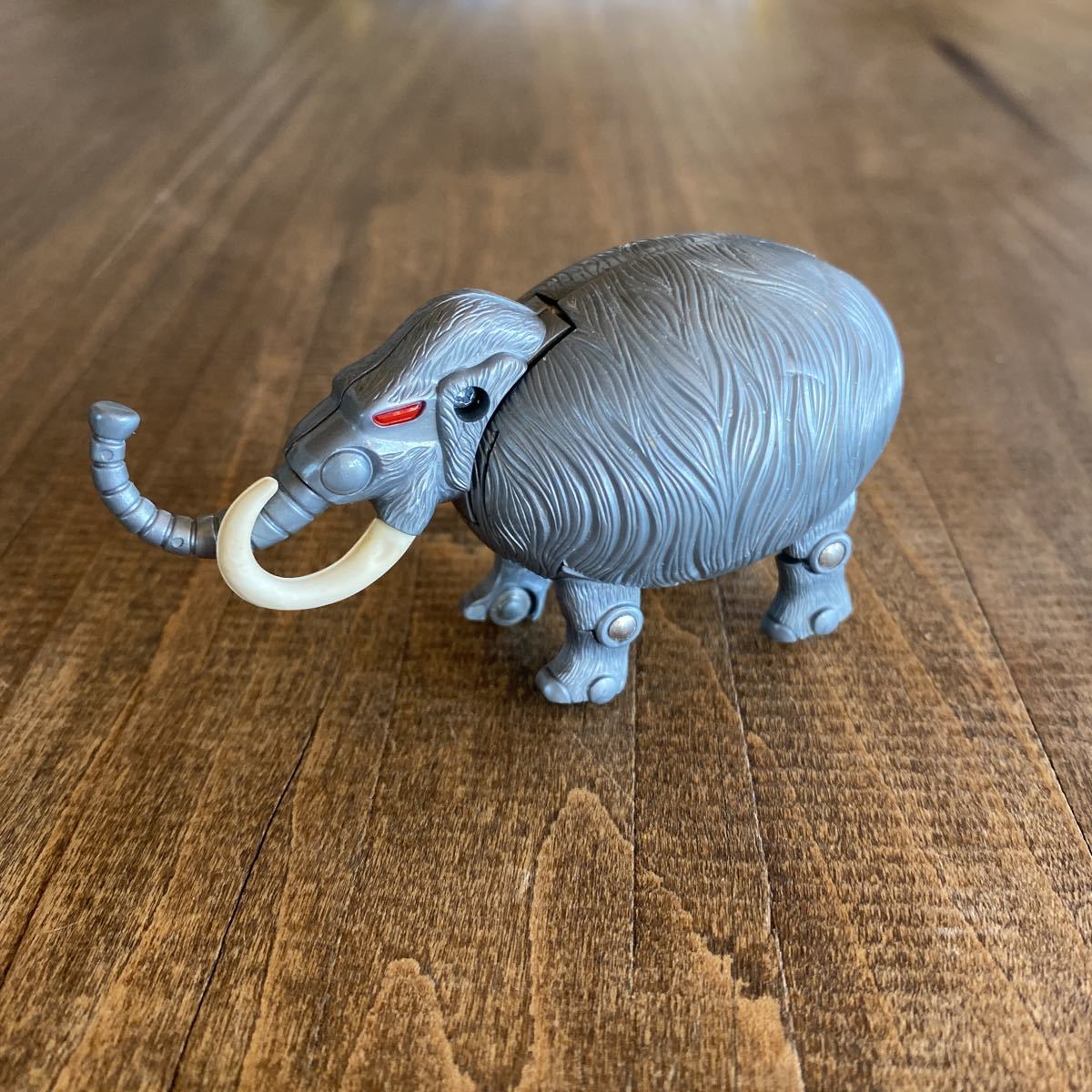 当時物 1984年 タマゴラス E 4 マンモス 動物 フィギュア 卵型玩具 Bandai バンダイ 昔のおもちゃ 昭和 1980年代 変形 ロボット ゾウ 象 ビンテージ 売買されたオークション情報 Yahooの商品情報をアーカイブ公開 オークファン Aucfan Com