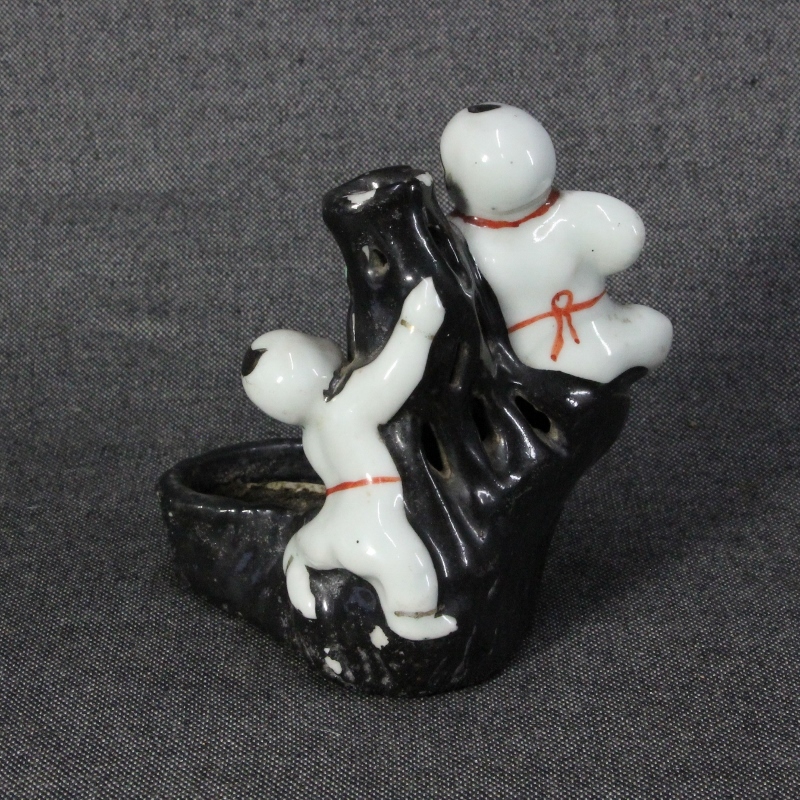 中国清朝の磁器人形、骨董品 ☆中国古陶磁 釜定蝋印 唐子陶人形餌入れ 小鉢 中国（清、支那）陶器