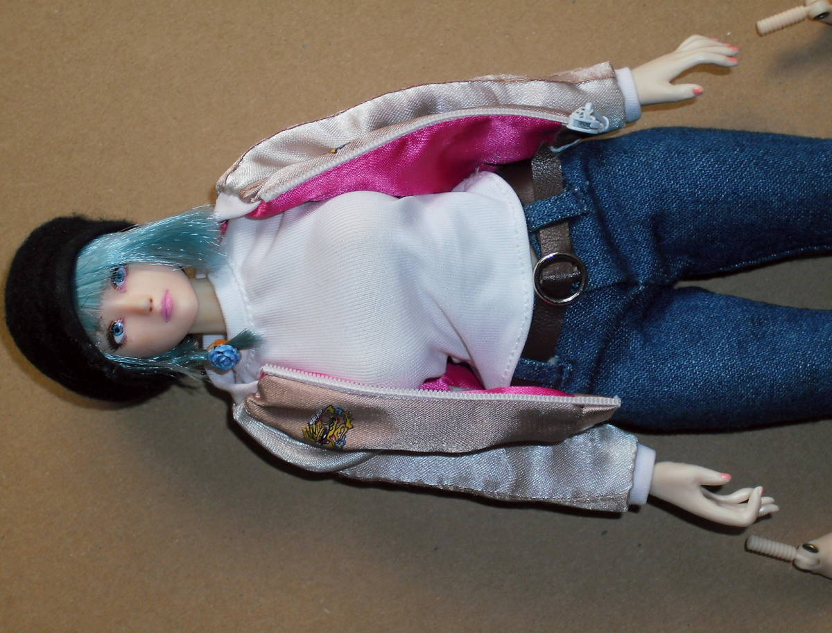 1 6 女性フィギュア スカジャン不良娘 巨乳 大尻 オビツ カスタムヘッド メディコム 素体 Phicen 衣装 他 クールガール 売買されたオークション情報 Yahooの商品情報をアーカイブ公開 オークファン Aucfan Com