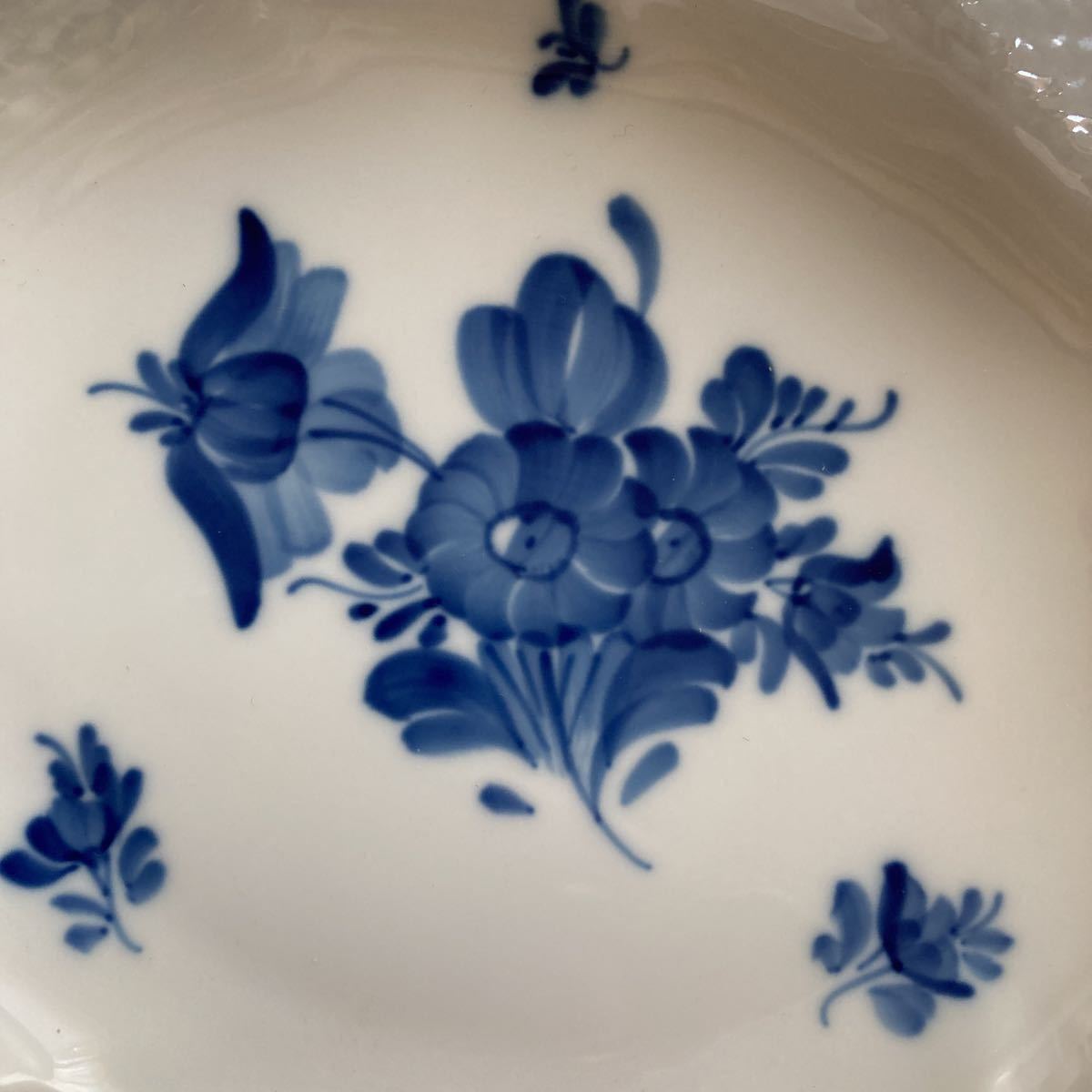即決◆ROYAL COPENHAGEN／ロイヤルコペンハーゲン ブルーフラワーカーブ リーフディッシュ◆プレート皿 ロイヤルコペンハーゲン ロイヤル ブルーフルーテッド ミニ 小皿 .#e1
