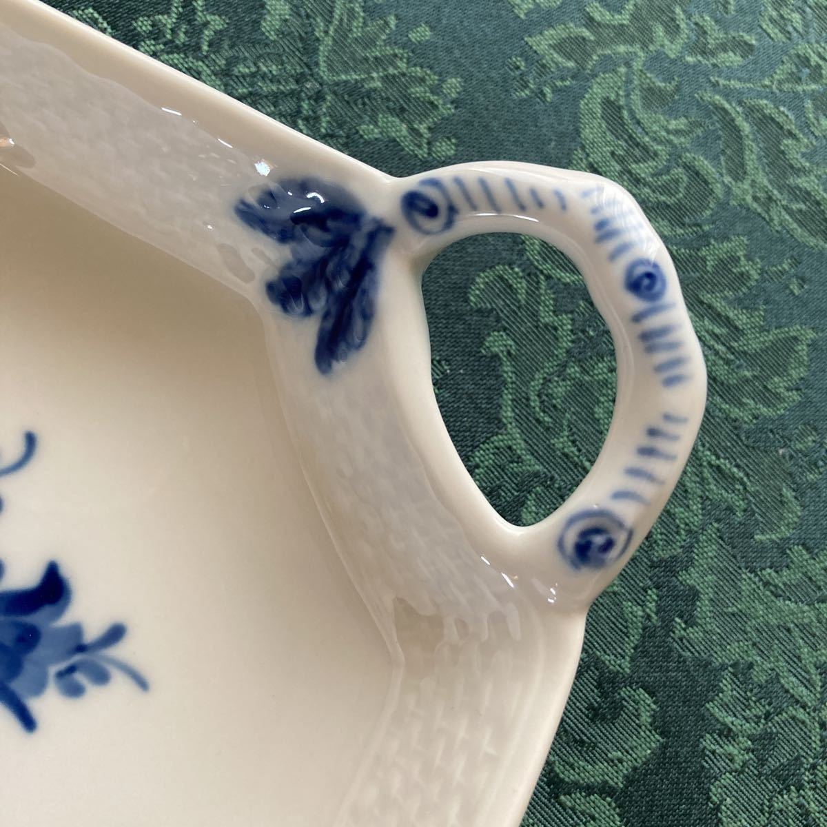 即決◆ROYAL COPENHAGEN／ロイヤルコペンハーゲン ブルーフラワーカーブ リーフディッシュ◆プレート皿 ロイヤルコペンハーゲン ロイヤル ブルーフルーテッド ミニ 小皿 .#e1