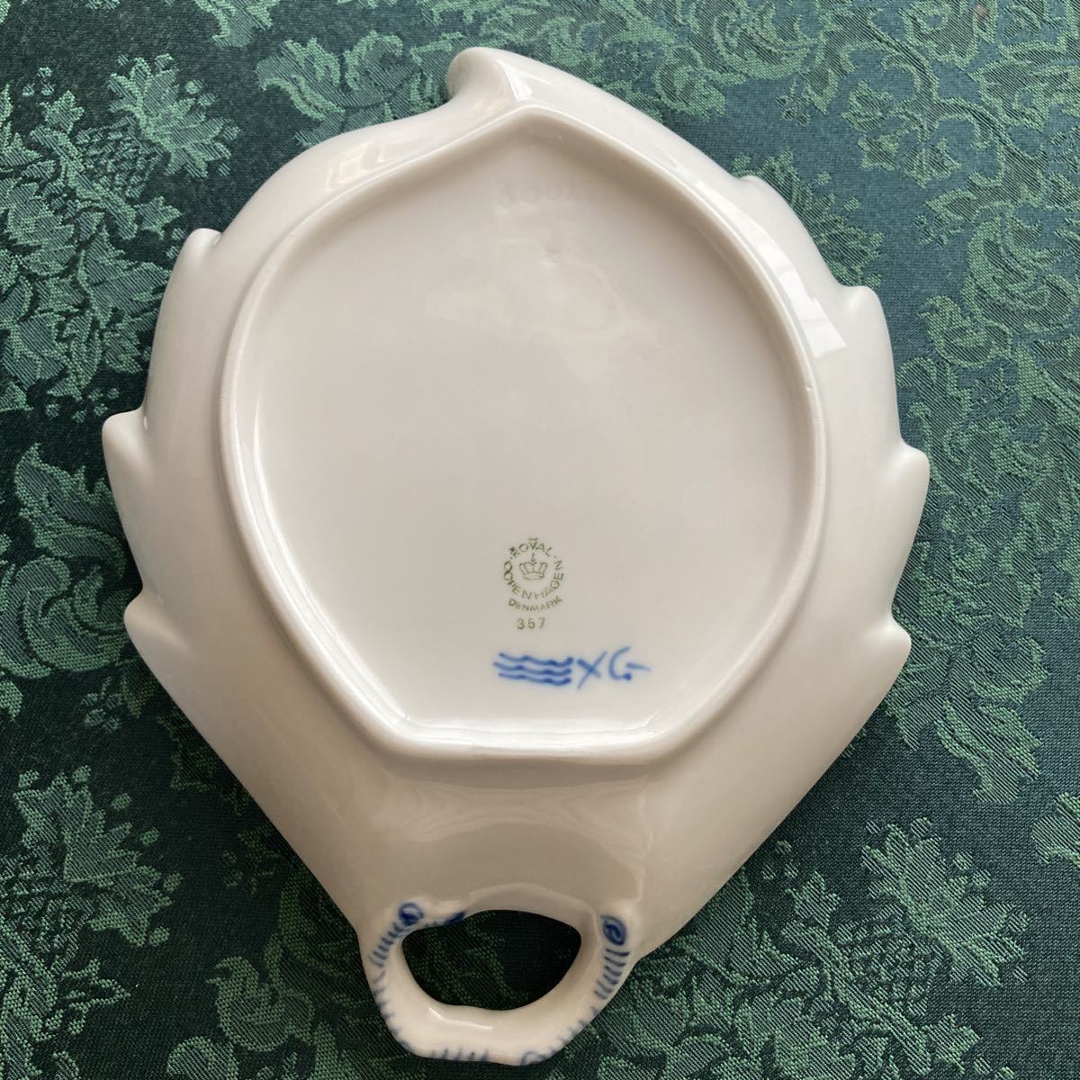 即決◆ROYAL COPENHAGEN／ロイヤルコペンハーゲン ブルーフラワーカーブ リーフディッシュ◆プレート皿 ロイヤルコペンハーゲン ロイヤル ブルーフルーテッド ミニ 小皿 .#e1