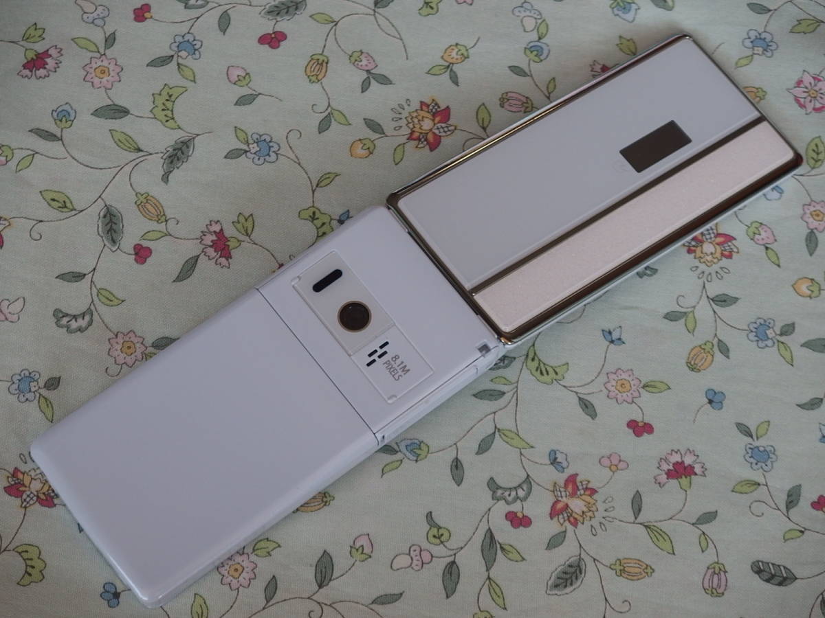 ☆彡 美品　docomo　STYLE series　Ｎ－０３Ｄ　White N-03D docomo STYLE ホワイト ガラケー FOMA