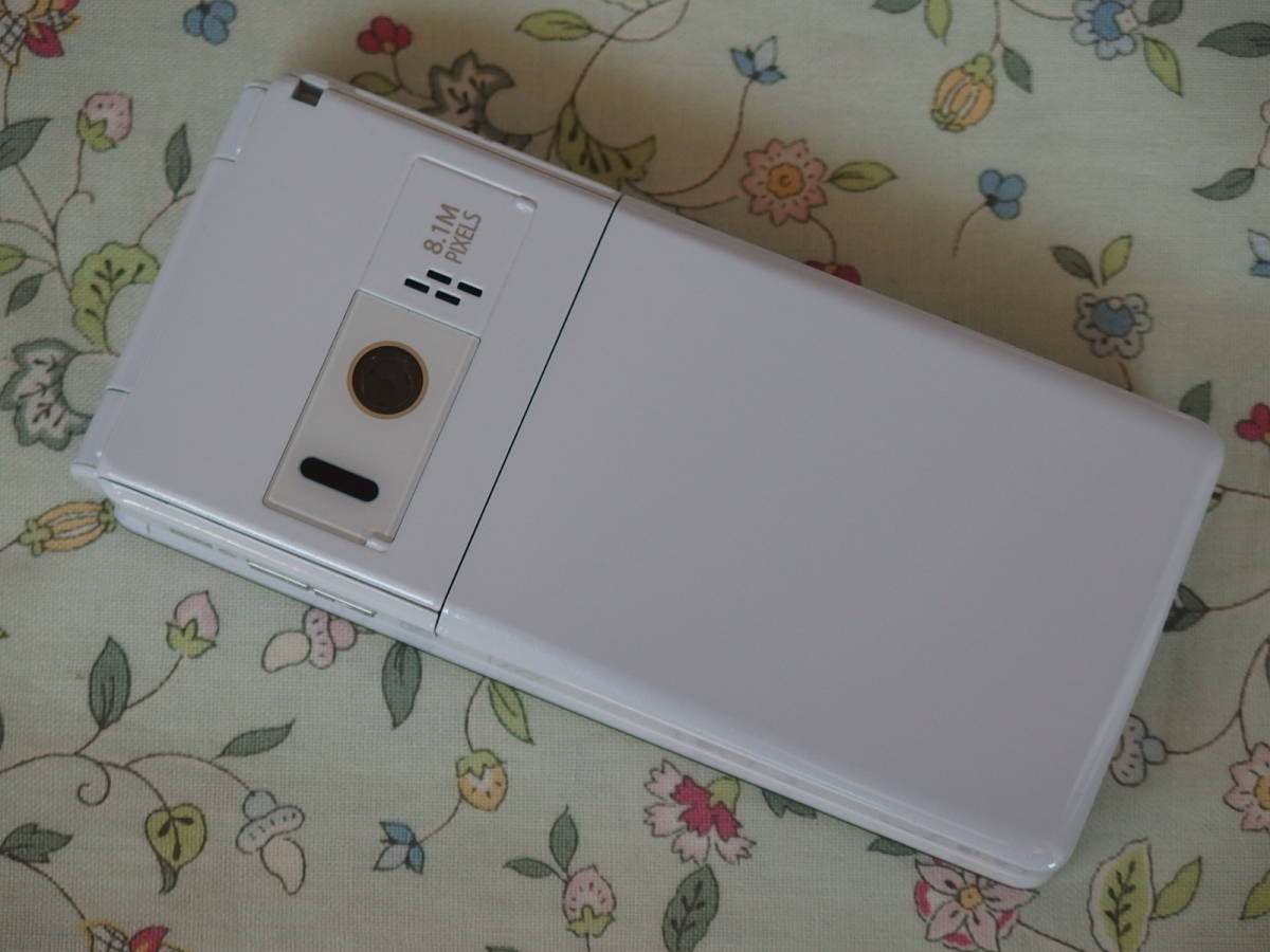 ☆彡 美品　docomo　STYLE series　Ｎ－０３Ｄ　White N-03D docomo STYLE ホワイト ガラケー FOMA
