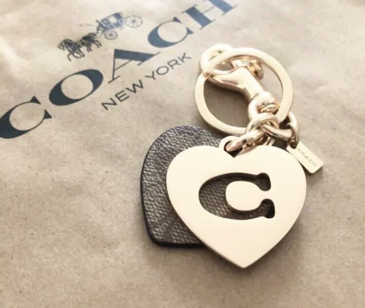 COACH☆新品】大人気！再入荷！バッグチャーム！シグネチャー！ハート