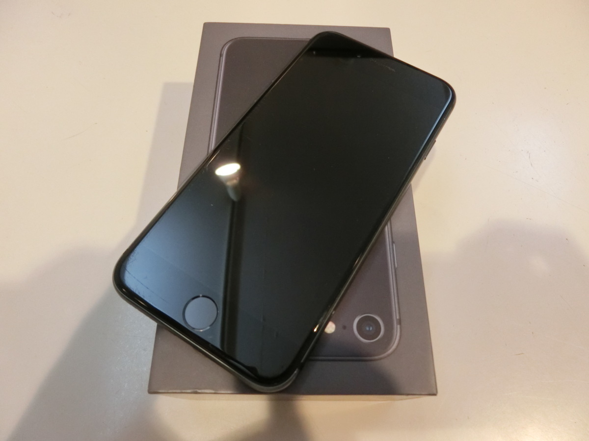 64GB SIMフリー iPhone8 SIMロック解除済み グレー 中古の通販 SIM