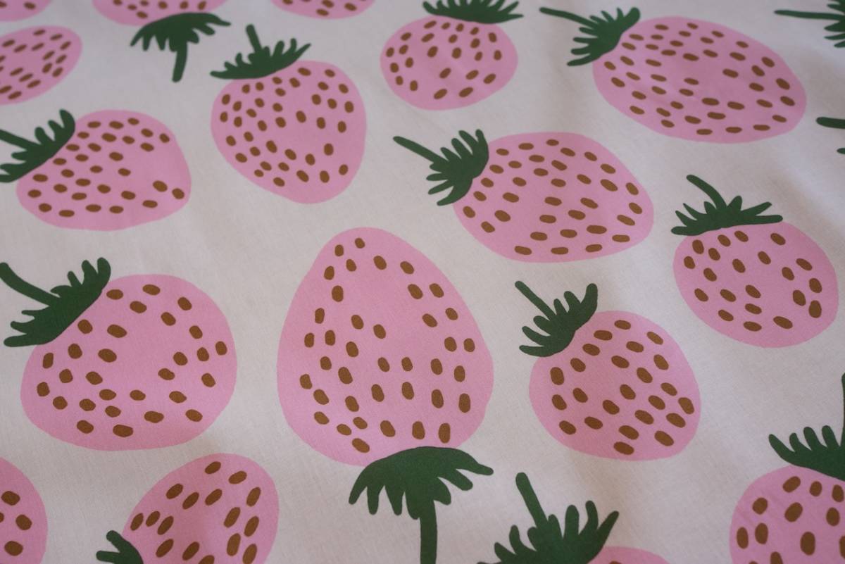 ピンク マリメッコ 柄 画像 marimekko suomu ウロコ柄五分袖ワンピース