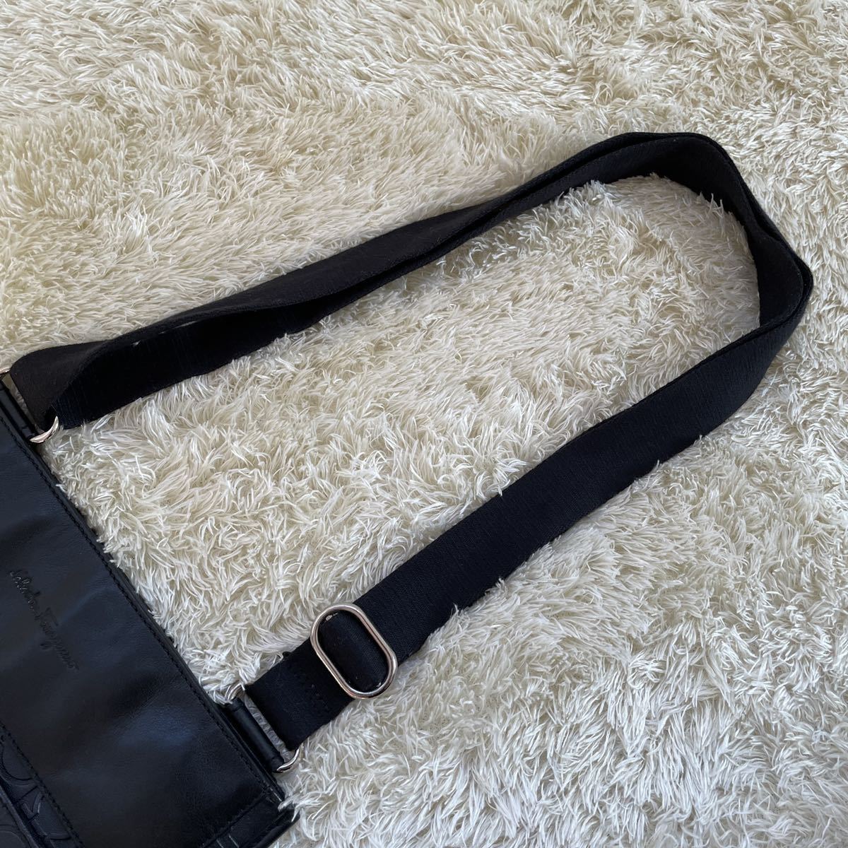 1円 サルヴァトーレフェラガモ Ferragamo ショルダーバッグ サコッシュ 