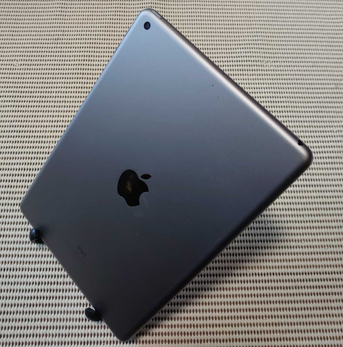 iPad第5世代(A1822)本体32GBグレイWi-Fiモデル完動品動作確認