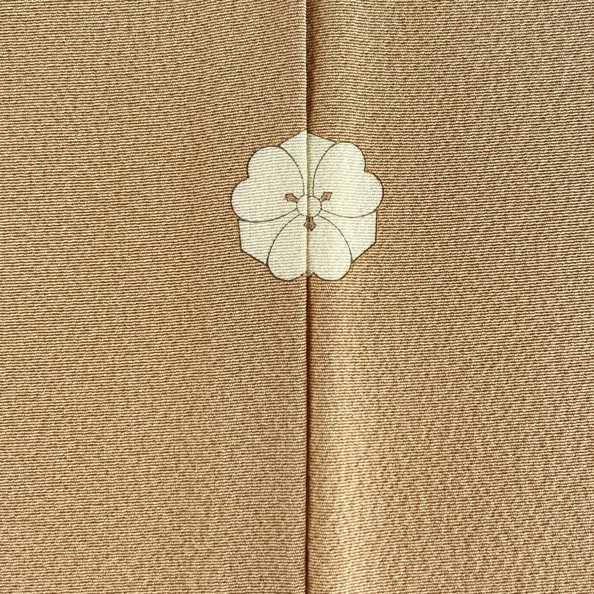 色留袖 名品 三つ紋 花車 屏風 刺繍 金糸 薄茶色 袷 身丈163 5cm 裄丈64cm M 正絹 留袖 売買されたオークション情報 Yahooの商品情報をアーカイブ公開 オークファン Aucfan Com