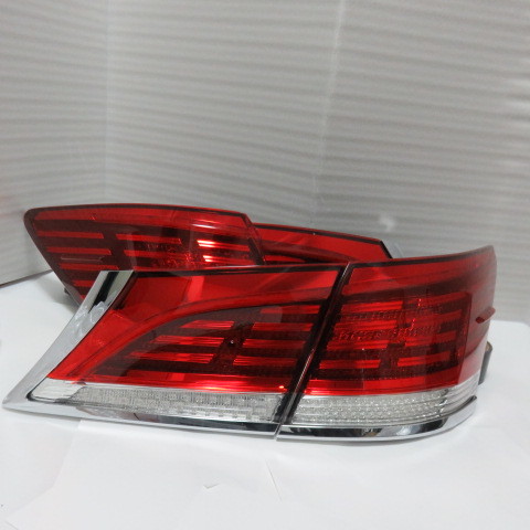 210 クラウン ロイヤル ブレーキ 4灯化 フル LED シーケンシャル