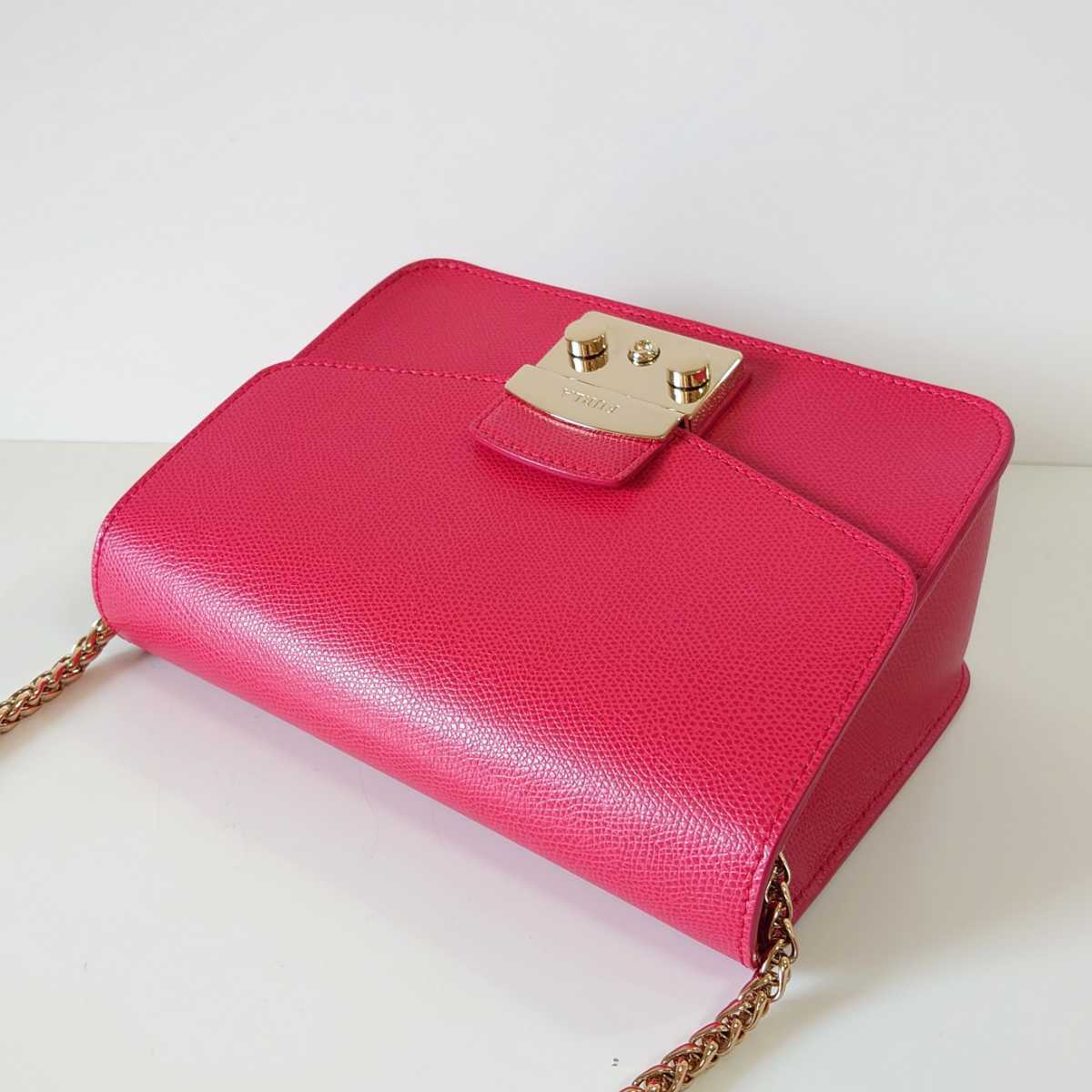 ☆未使用 FURLA フルラ メトロポリス ショルダーバッグ クロスボディ  