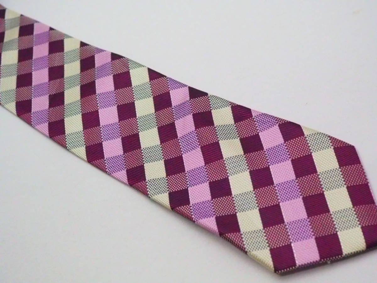 バーバリー Burberry チェック柄 ネクタイ ワインレッド系 ピンク ホワイト Italy 伊製 イタリア Silk ブランド オールド 古着 ネクタイ 売買されたオークション情報 Yahooの商品情報をアーカイブ公開 オークファン Aucfan Com