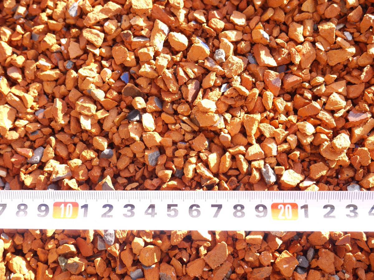 人気再入荷 大量100Kg 送料無料 10％増量中♪ 赤瓦チップ 小粒