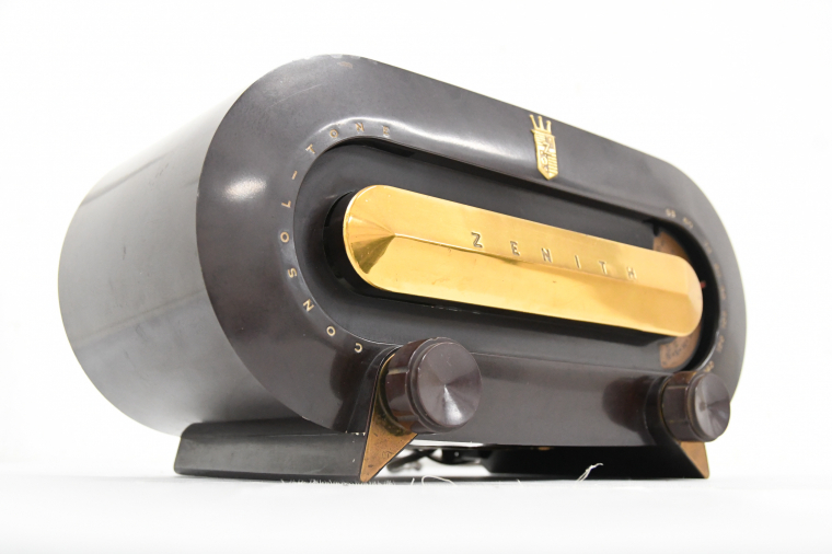 ZENITH ゼニス H520-T 2-235 ビンテージラジオ CONSOLTONE RADIO 真空管ラジオ レトロ アンティーク インテリア 現状品 MODEL 真空管ラジオ 通電&frasl;音出し確認ZENITH AUTOMATIC レスピレーター 40.1865.0135&frasl;51.C200｜正規