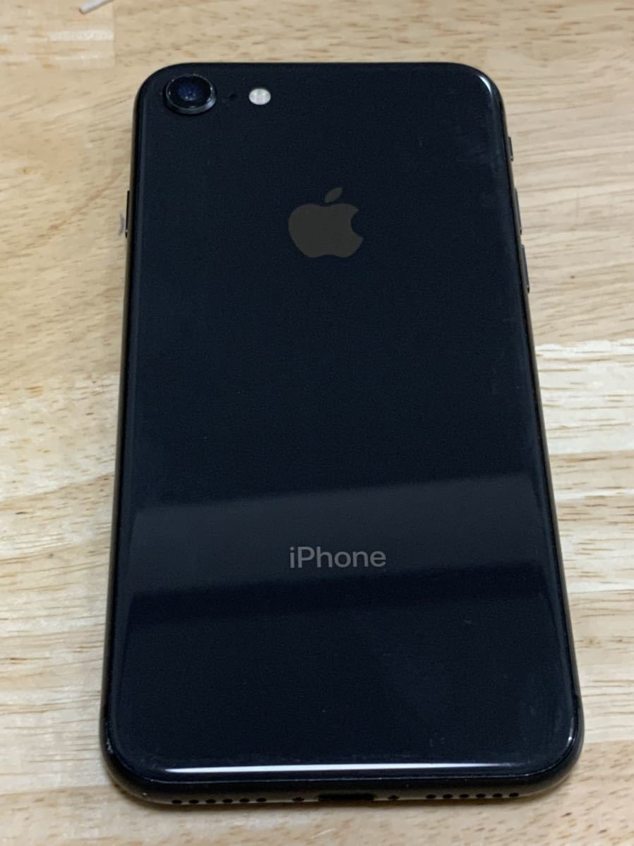 半価直販 docomo iPhone8 64GB スペースグレイ SIMロック解除済 iFace