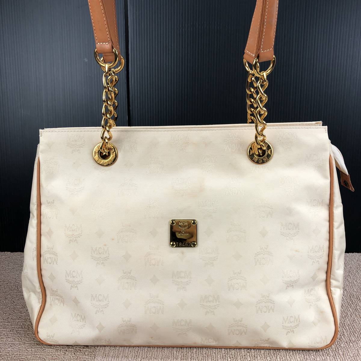 【最新作，大人気】 エムシーエム トートバッグ 531M40(かばん、バッグ)｜売買されたオークション情報、yahooの商品情報をアーカイブ公開 - オークファン かばん、バッグ