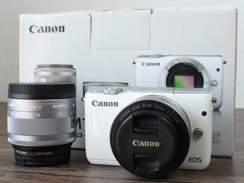 即決・美品】Canon EOS M10 ダブルレンズキット ミラーレス一眼カメラ