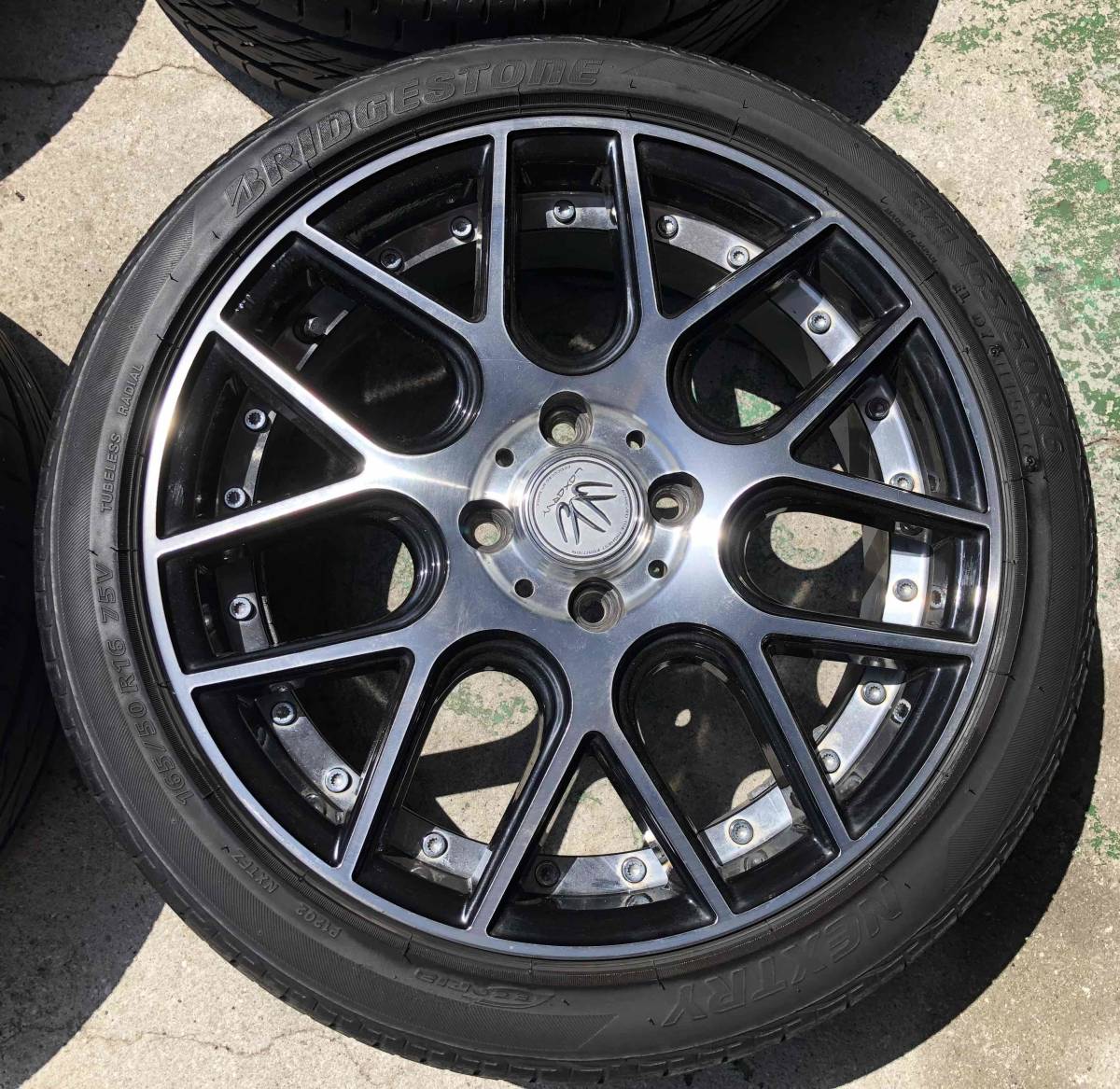 BADX ロクサーニ マルチフォルケッタ 16×5.5J +48 4H100 165/50R16 N 