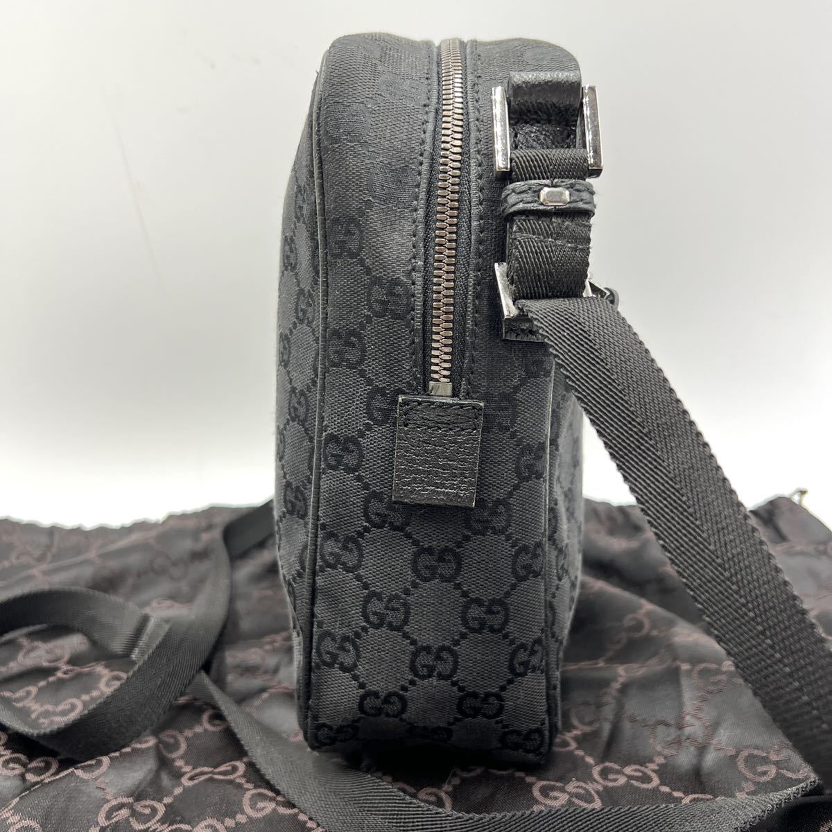極美品】GUCCI グッチ ショルダーバッグ GGキャンバス 斜め掛け 