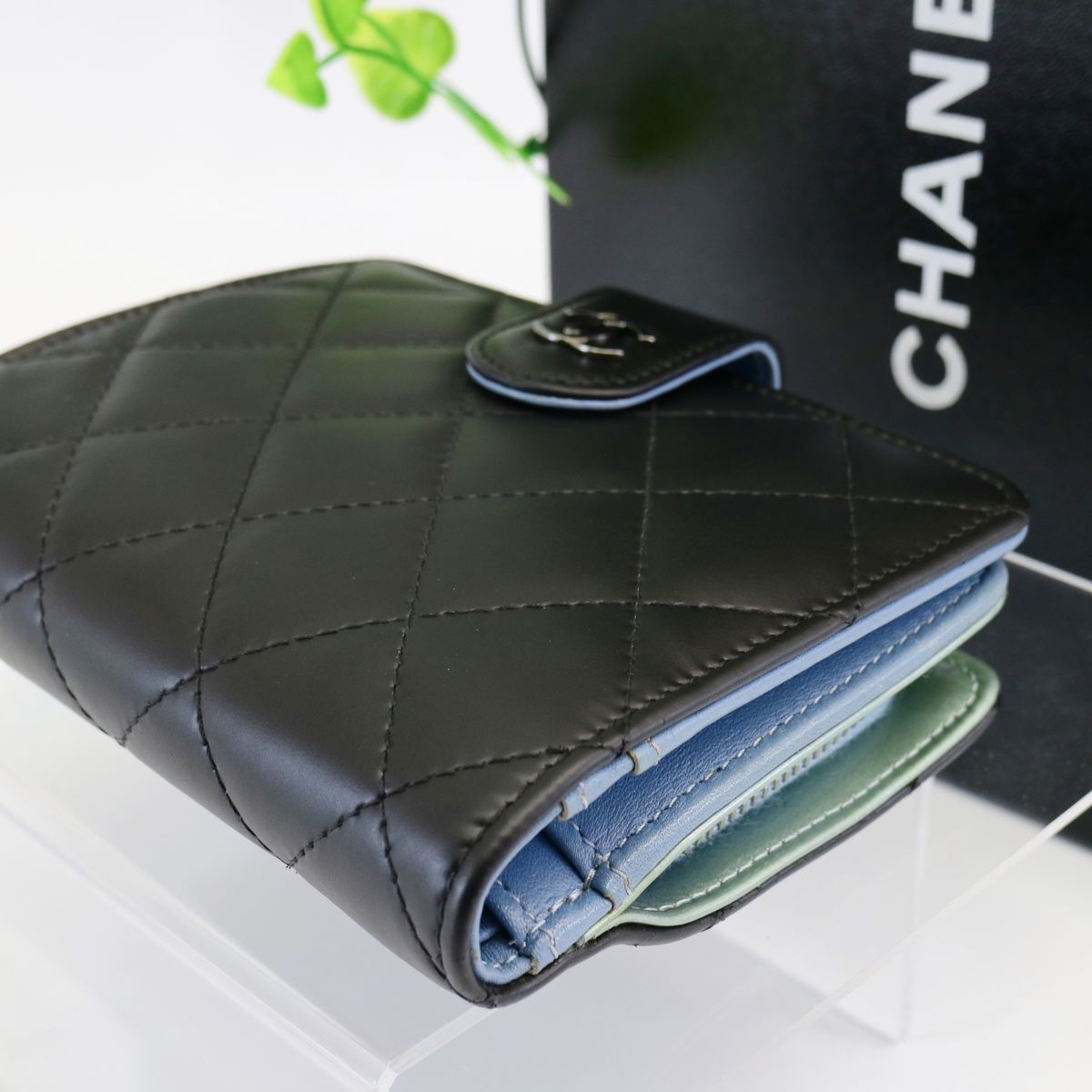 1円【美品】シャネル CHANEL マトラッセ 二つ折り財布 がま口 パテント 