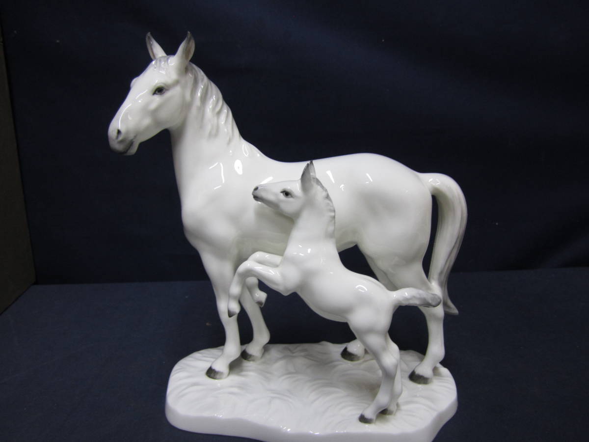 ⁄ Noritake 置物 ボーンチャイナ 陶器 白磁 馬の親子 オールドノリタケ 