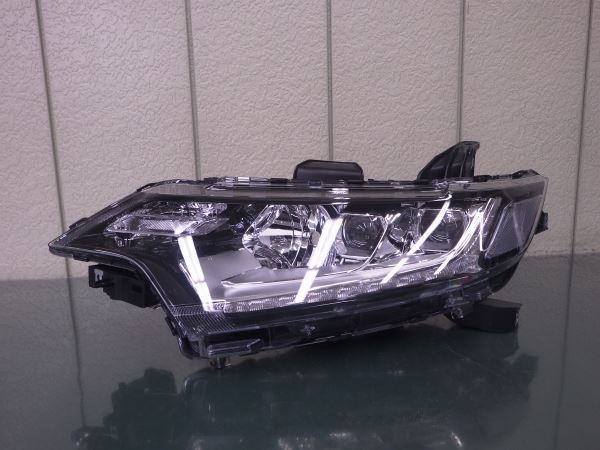 2136242 アウトランダー/PHEV GF7W/GF8W/GG2W 中期 左ライト LED MOBIS
