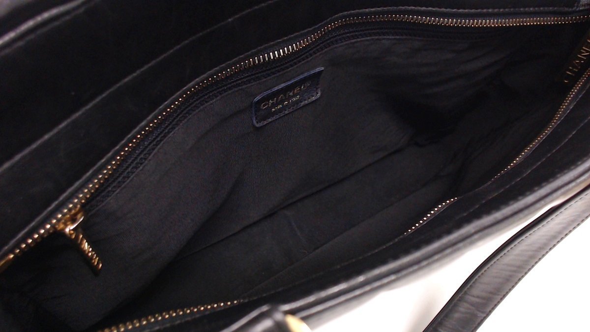 1円超美品☆シャネル☆ラムスキン　チョコバー　32㎝　トート　黒　G金具【CHANEL】 CHANEL シャネル チョコバー チョコバーミニフラップキューブラインストーン A15316 60回払いまで金利0%シャネル