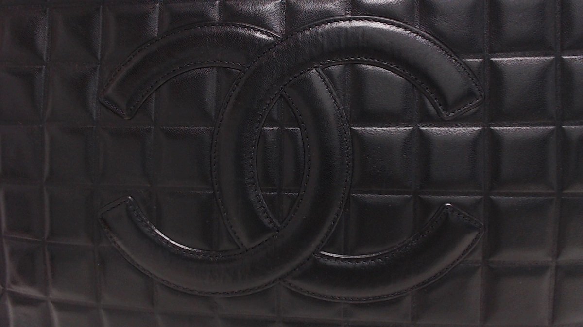 1円超美品☆シャネル☆ラムスキン　チョコバー　32㎝　トート　黒　G金具【CHANEL】 CHANEL シャネル チョコバー チョコバーミニフラップキューブラインストーン A15316 60回払いまで金利0%シャネル