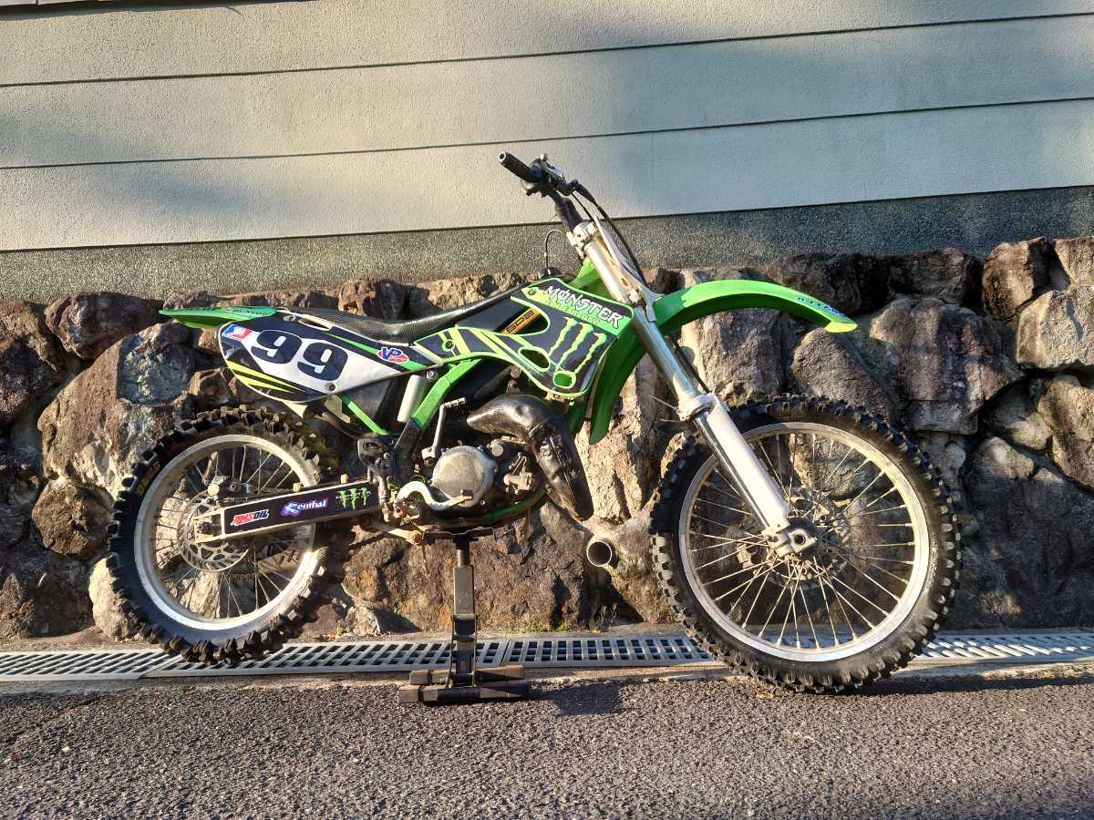 Kawasaki KX125オフロードバイク（カワサキの本格オフロードモデル「KX 