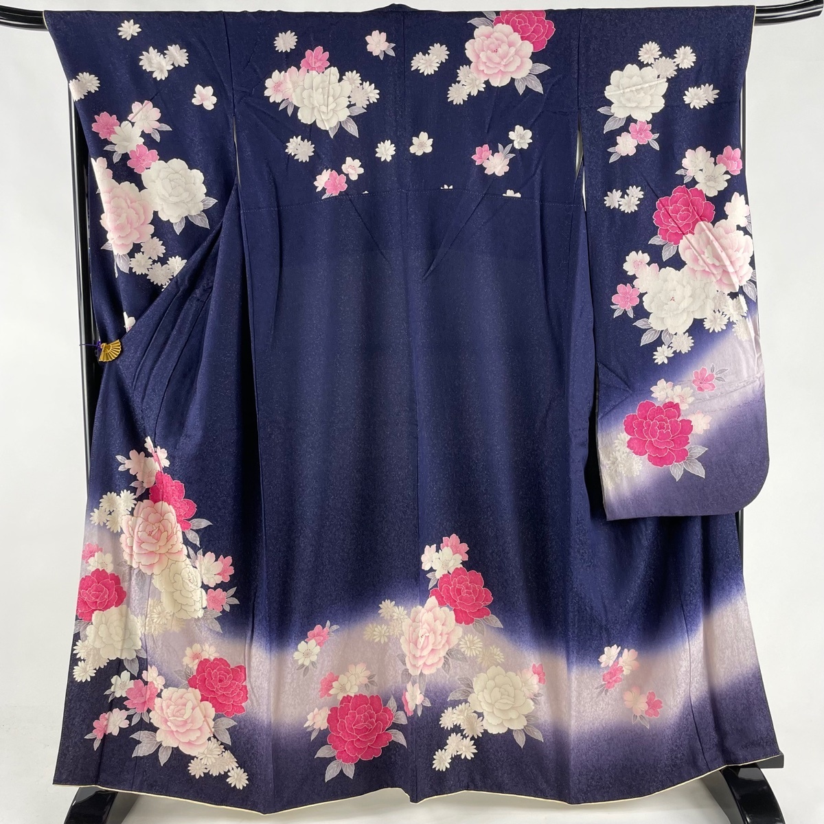 100%新品，送料無料 振袖 秀品 牡丹 菊 金銀彩 銀通し 濃紫 袷 161.5cm 69cm L 正絹(振袖)｜売買されたオークション情報、yahooの商品情報をアーカイブ公開 - オークファン 振袖