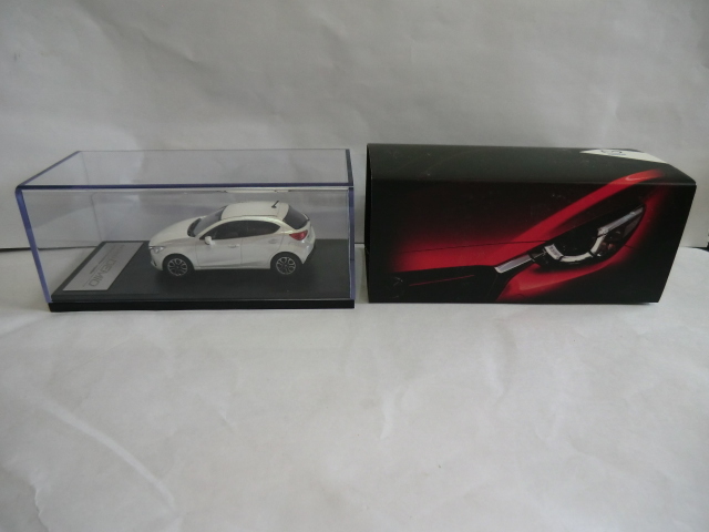 カーズ 美品 1/43 マツダ MAZDA ディーラー特注 4代目 デミオ DJ型 DEMIO