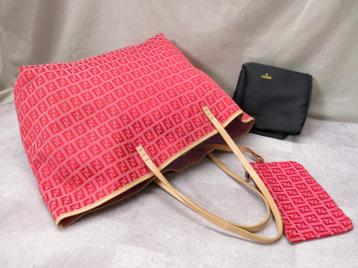 ○美品○FENDI フェンディ○ズッキーノ○キャンバス カーフ レザー 本 