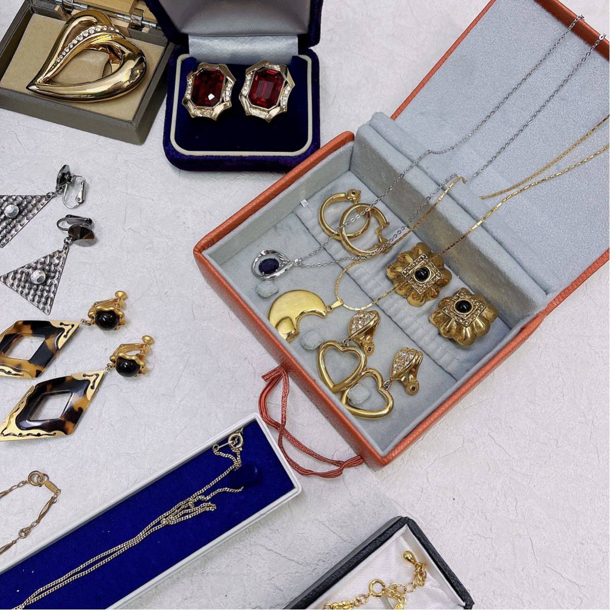 遺品整理 ヴィンテージ アクセサリー 箱付き 大量まとめ売り