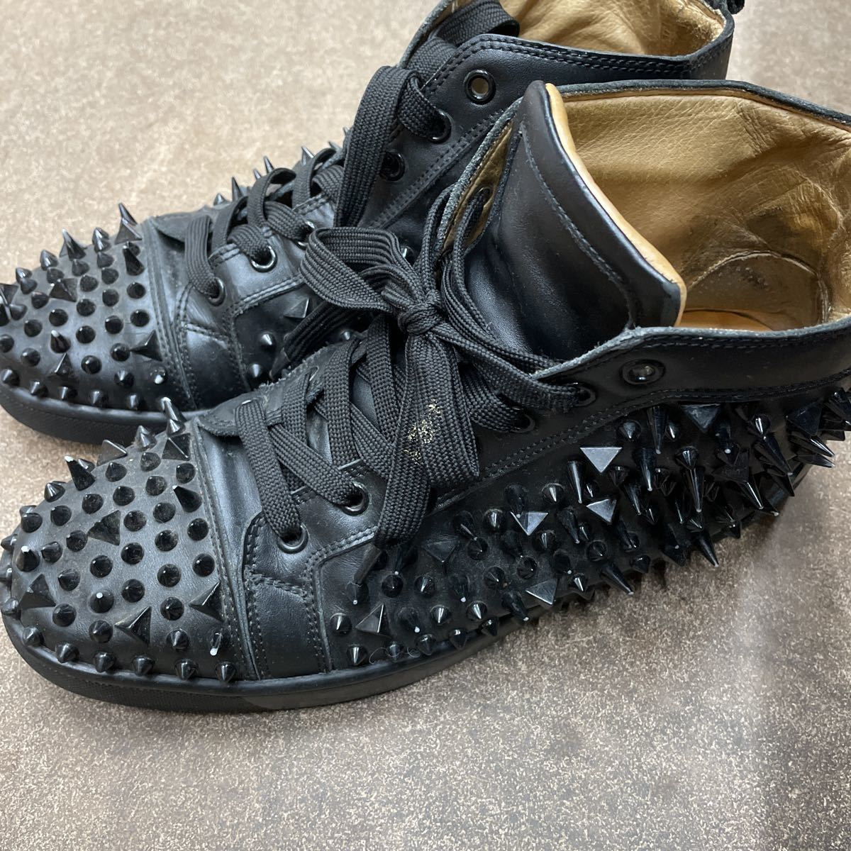 I5/【中古品】クリスチャンルブタン Christian Louboutin スタッズ