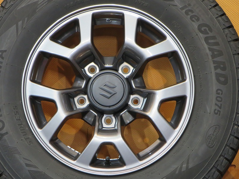 超美品 溝あり【19年製 ヨコハマ アイスガードSUV G075 195/80R15 9Q 