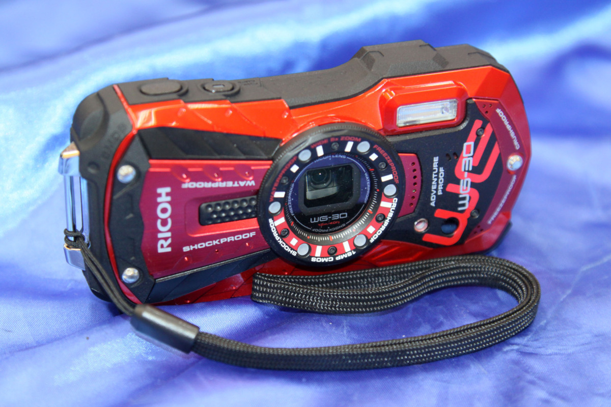 RICOH WG-30 レッド 防水カメラ RICOH WG-30 本体 レッド 防水 耐衝撃