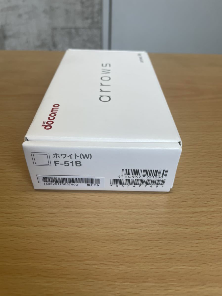 ARROWS ドコモ F-51B WHITE ホワイト 新品未使用 富士通 F-51B ホワイト arrows ❥道 最大2000円クーポンGET「新品 docomoSIMフリー
