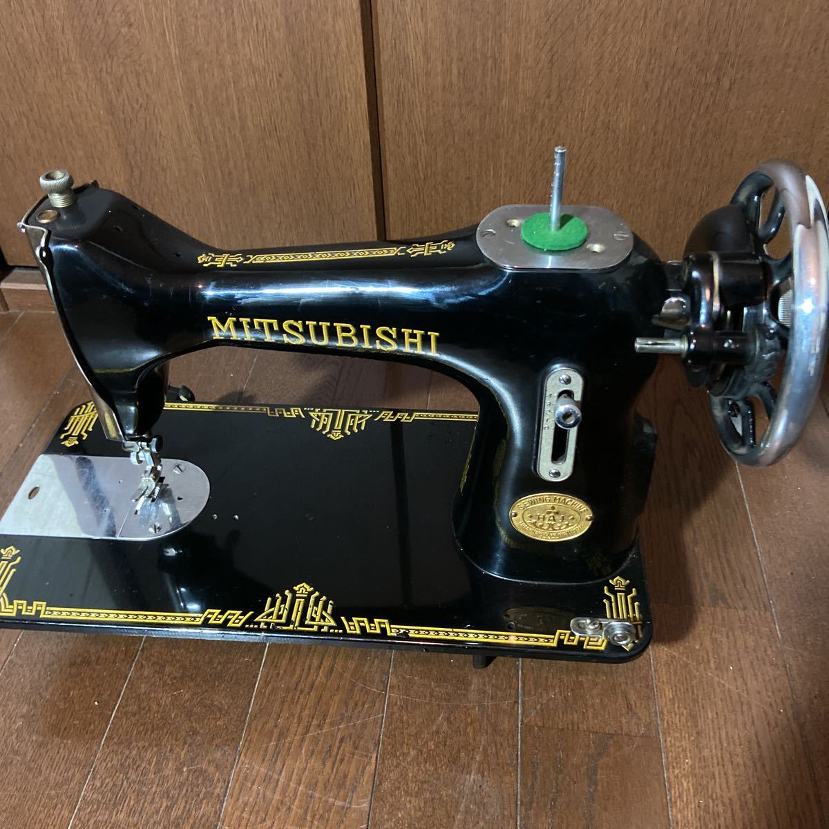 三菱 アンティーク ミシン 黒 昭和 レトロ ボタン 穴がかり SET 【公式