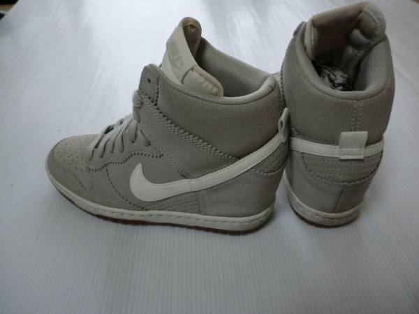 ナイキ ダンク スカイハイ 23 5cm インヒール スニーカー Nike 23 5cm 売買されたオークション情報 Yahooの商品情報をアーカイブ公開 オークファン Aucfan Com