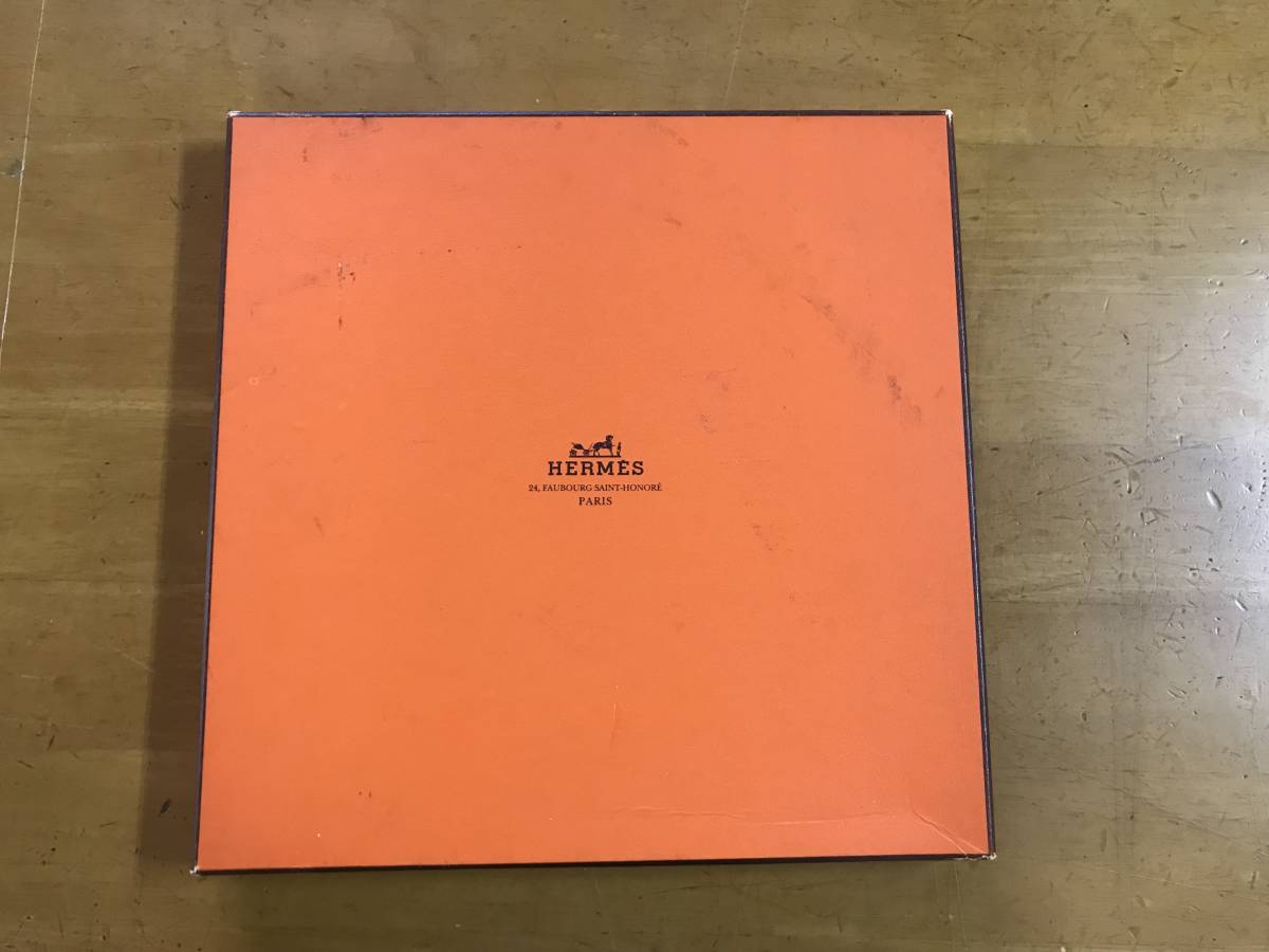エルメス スカーフ カレ90 2枚セット シルク100％ LES RUBANS DU CHEVAL 馬のリボン ブラックマルチカラー PariDaiza オレンジブルー HERMES スカーフ カレ90 馬具柄 Au HERMES（エルメス