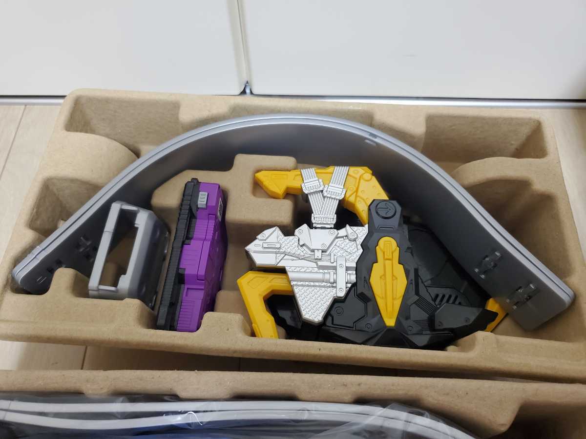 変身ベルト | 仮面ライダーゼロワン 仮面ライダー DX SUPER BEST DX滅亡迅雷フォースライザー 商品情報 DX滅亡迅雷フォース グッズ-その他仮面ライダーゼロワン DXザイアサウザン ライダー｜仮面ライダーゼロワン｜テレビ朝日 S.H (カメンライダーゼロワン) DXエイムズショット