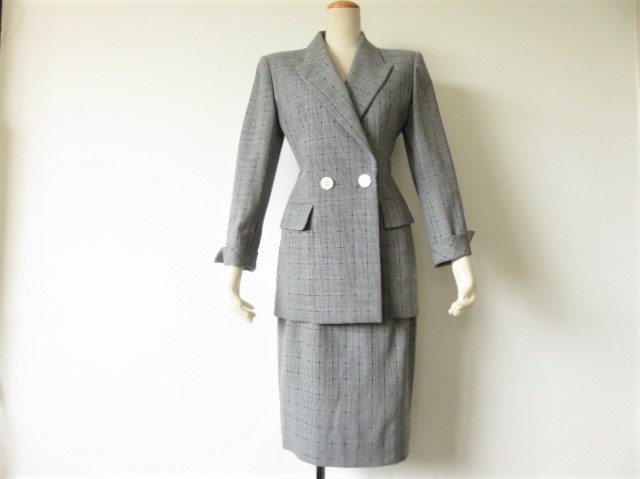 中古銀座マギー 美品銀座マギー | 銀座マギーのフリマアイテム一覧 結婚式 黒 0 ドレス ワンピース ignis ignes 総レース シルク ジャケット 総柄 銀座マギー（スーツ）のフリマアイテム一覧