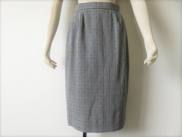 中古銀座マギー 美品銀座マギー | 銀座マギーのフリマアイテム一覧 結婚式 黒 0 ドレス ワンピース ignis ignes 総レース シルク ジャケット 総柄 銀座マギー（スーツ）のフリマアイテム一覧