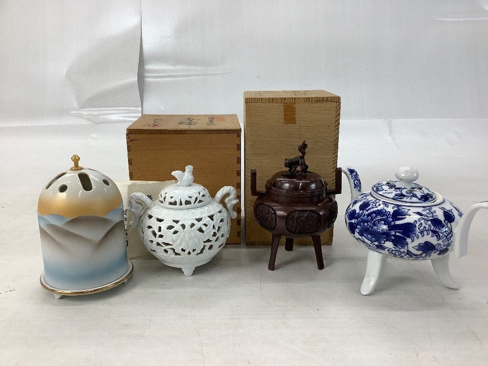 驚きの破格値，お買い得 九谷焼 有田焼 香炉 九谷 錦山 有田 白磁 透かし 鋳銅瑞峰 他 ACBF 品(その他)｜売買されたオークション情報、yahooの商品情報をアーカイブ公開 - オークファン 陶磁一般