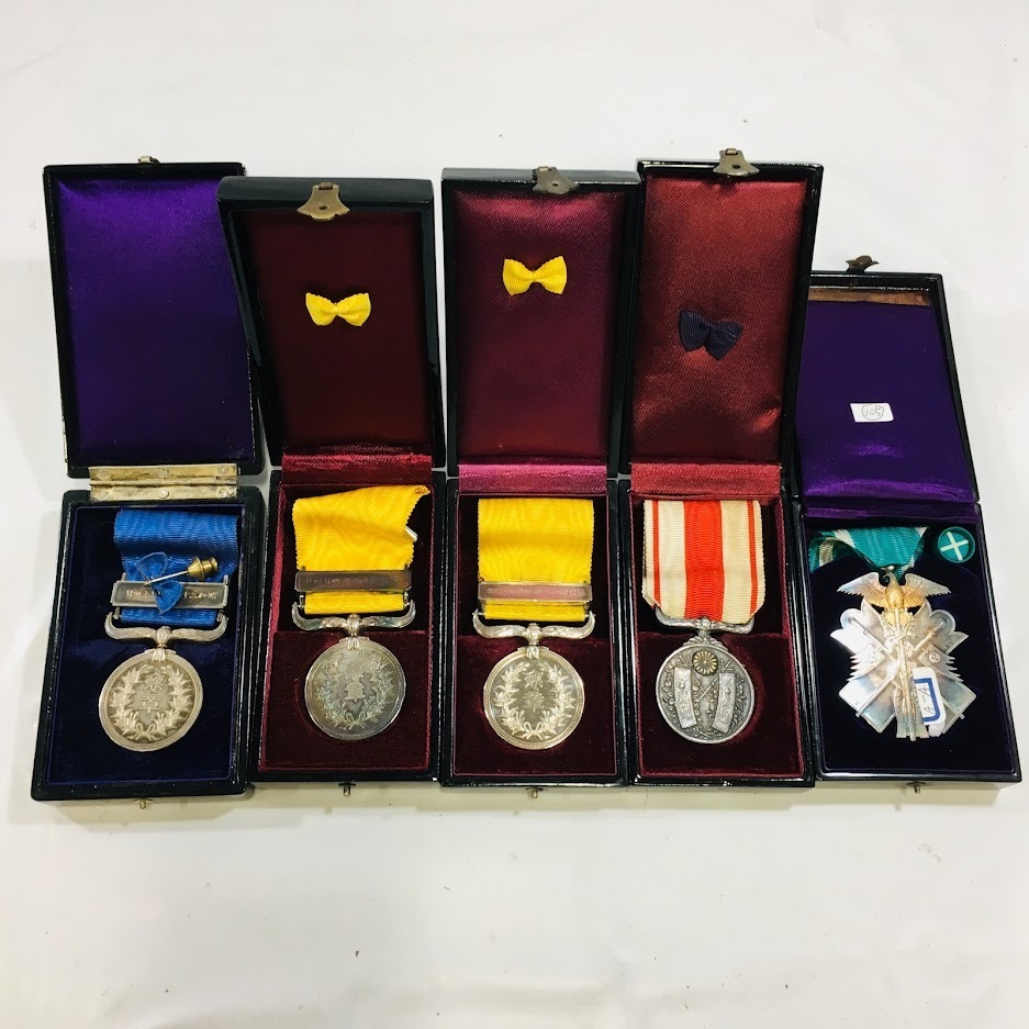 □勲章 旧日本軍 勲八等瑞宝章 昭和大礼記念章 他 バッジ等 まとめ