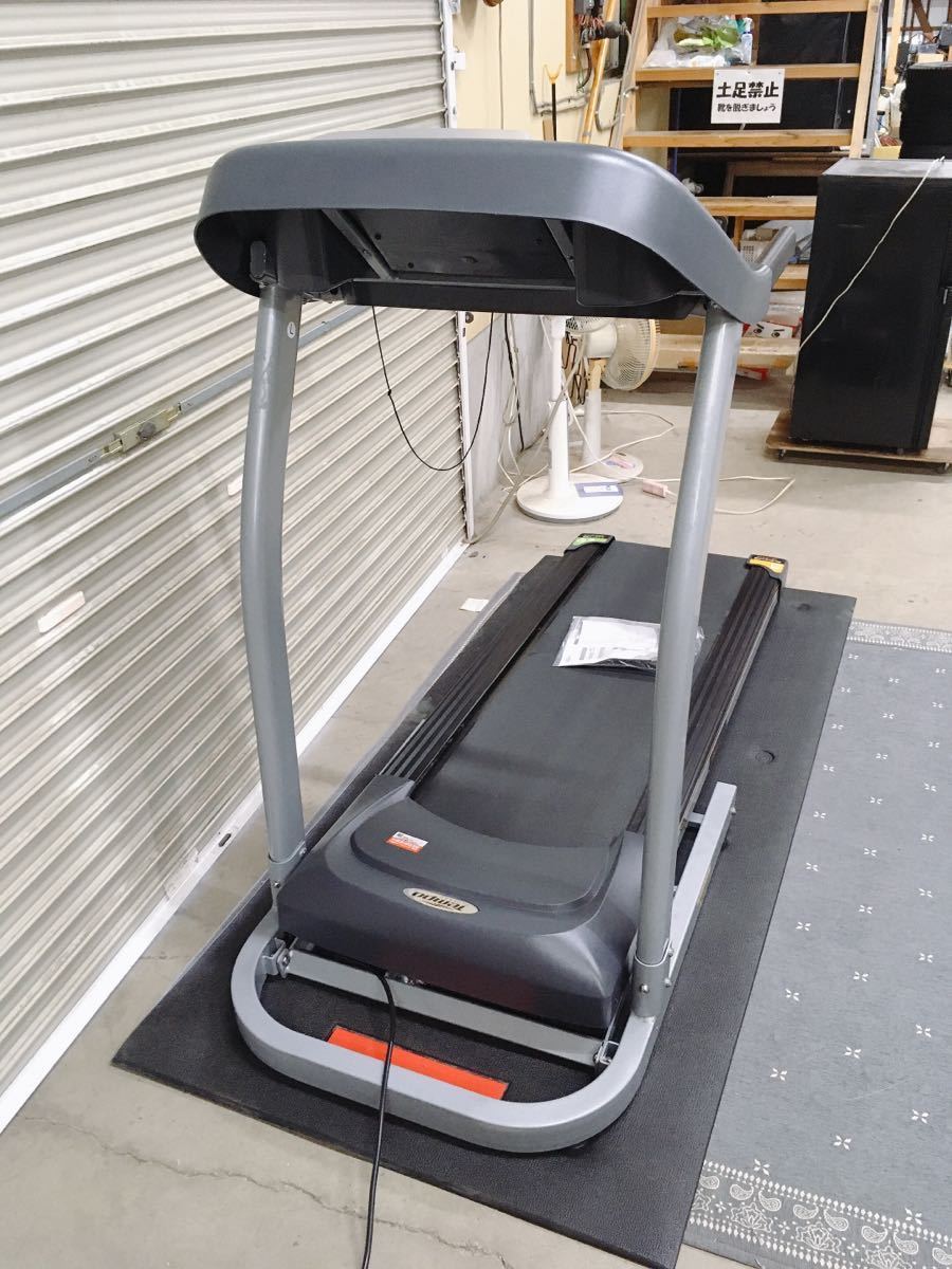 中古 Tempo FITNESS T82 トレッドミル ランニングマシン ルーム 