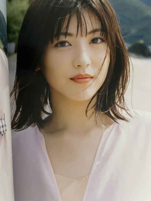 浜辺美波 直筆サイン 写真集 限定本 希少(は行)｜売買された