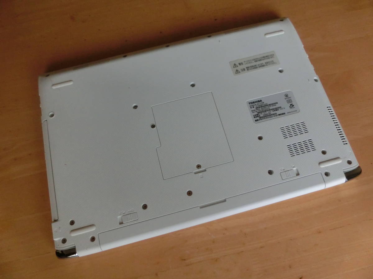 TOSHIBA （東芝）dynabook BX/57BW HDD1TB メモリー8GB DVD