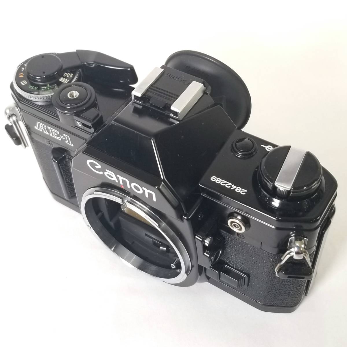 1円~ 【美品・動作品】 Canon AE-1 + zoom lens FD 35-70mm